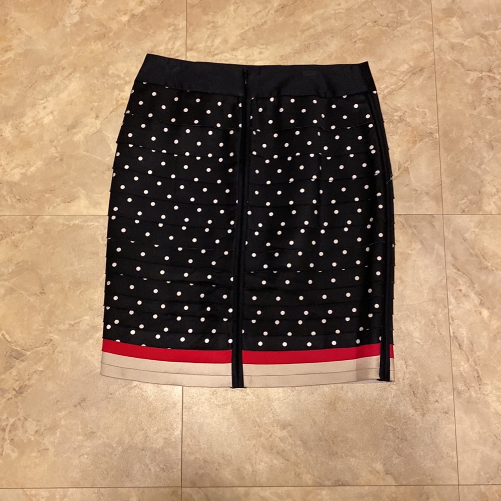 White House Black Market Skirt - Picture 4 of 4